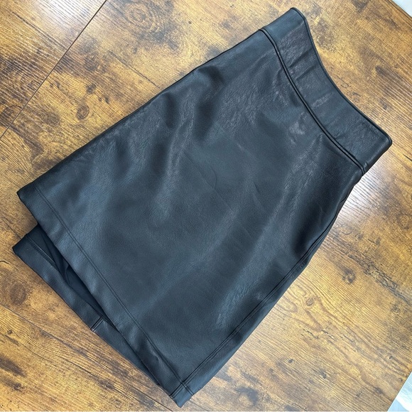 SPANX Black Faux Leather Mini Skirt, 2X - Picture 5 of 14